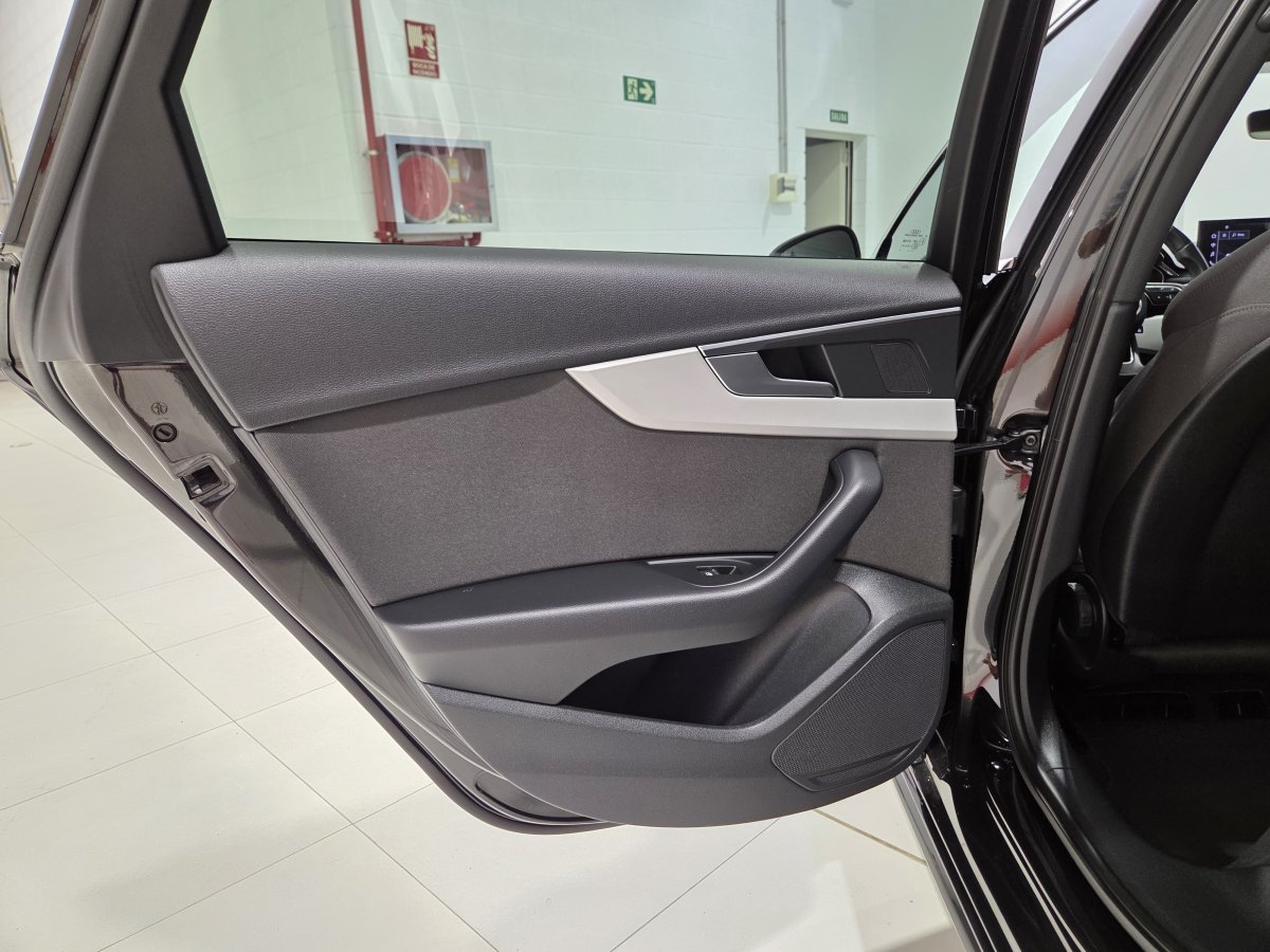 AUDI A4 S line 35 TDI 120kW 163CV S tronic