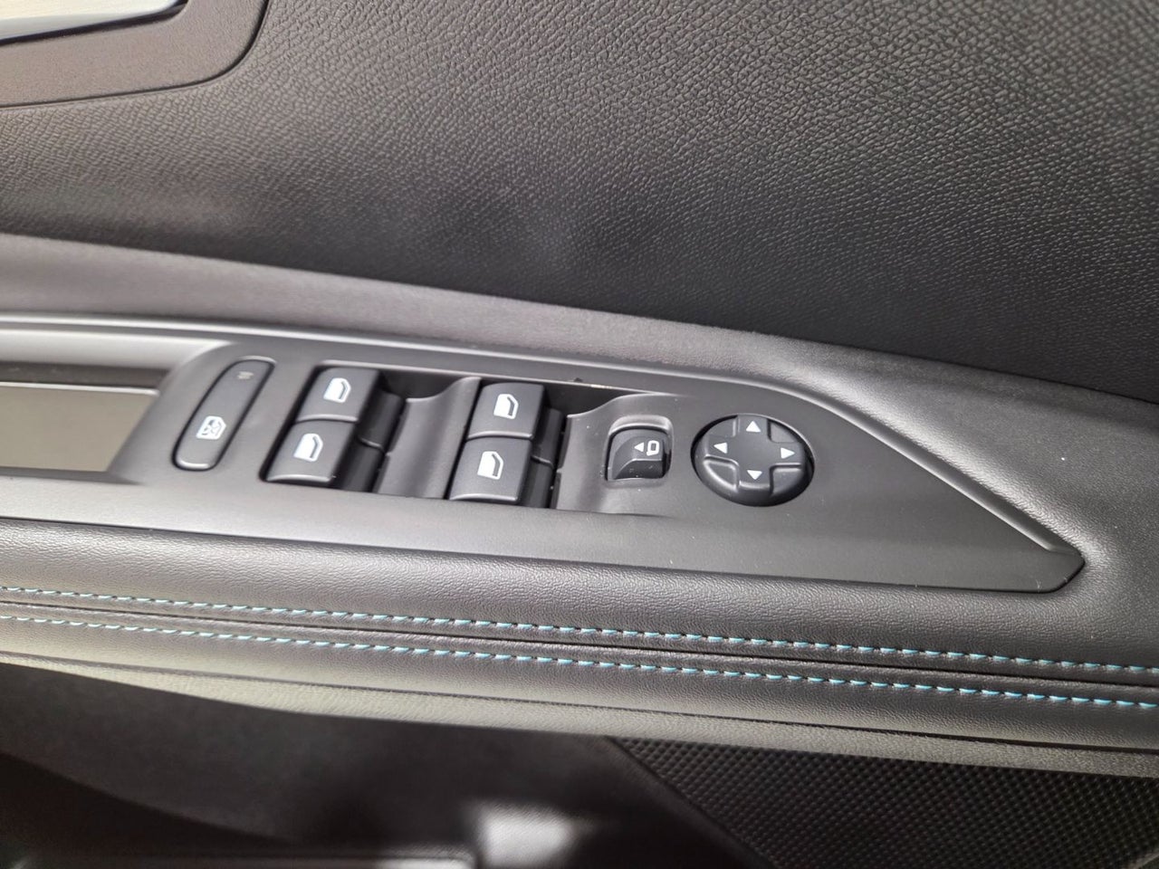 PEUGEOT 3008 Hybrid 225 eEAT8 Allure Pack