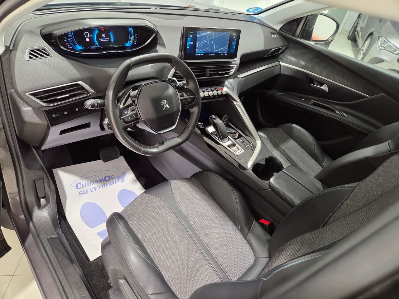 PEUGEOT 3008 Hybrid 225 eEAT8 Allure Pack