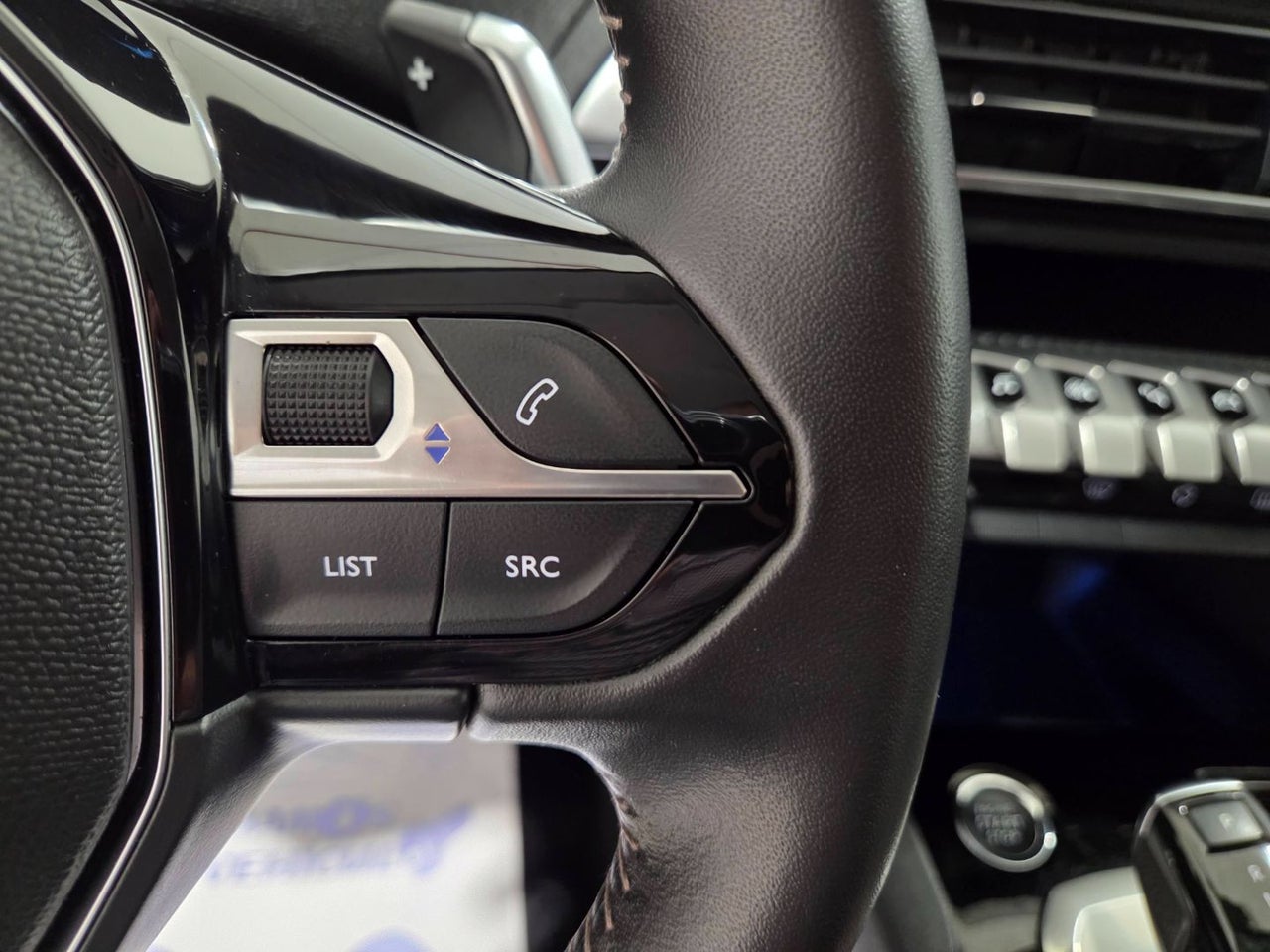 PEUGEOT 3008 Hybrid 225 eEAT8 Allure Pack