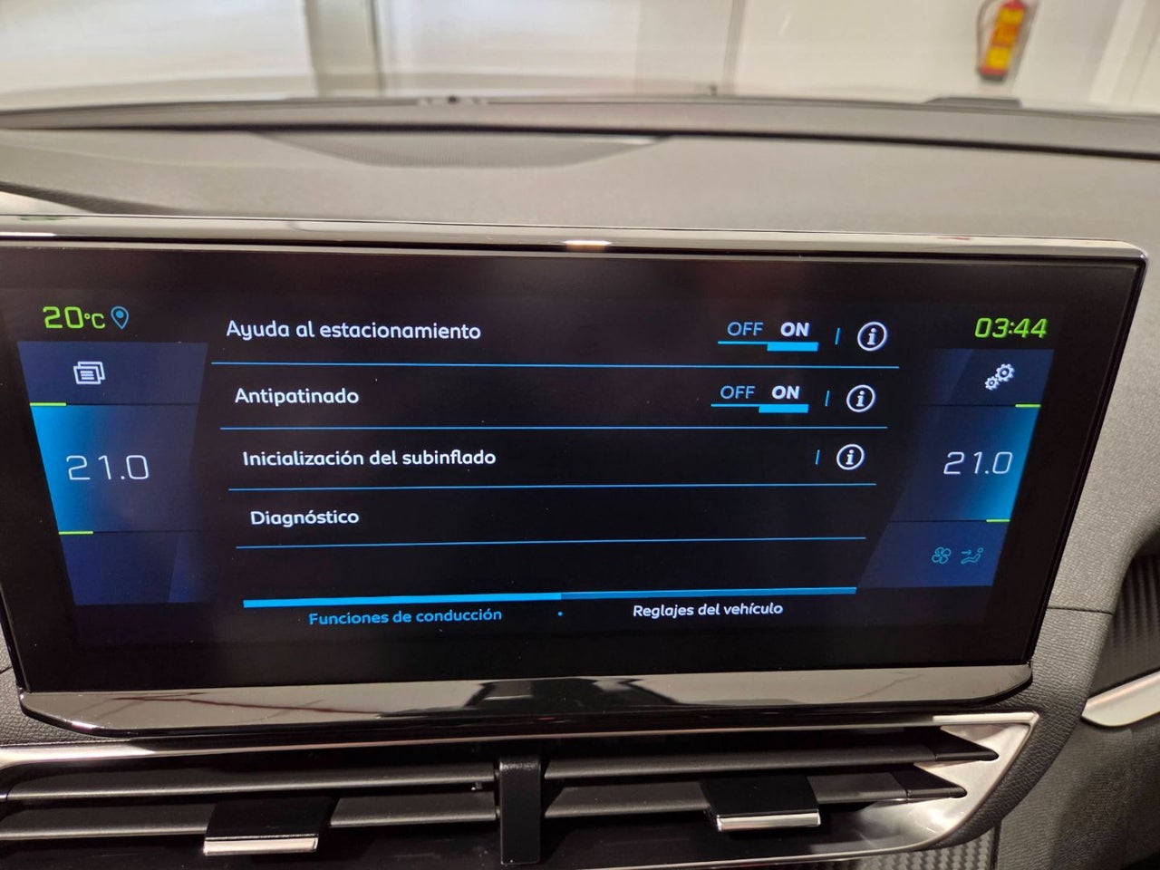 PEUGEOT 3008 Hybrid 225 eEAT8 Allure Pack