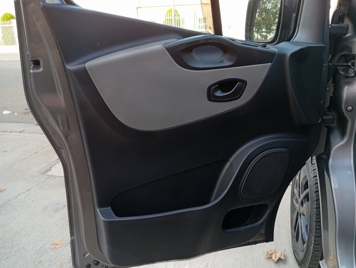 RENAULT Trafic Combi Mixto 56 N1 dCi 115