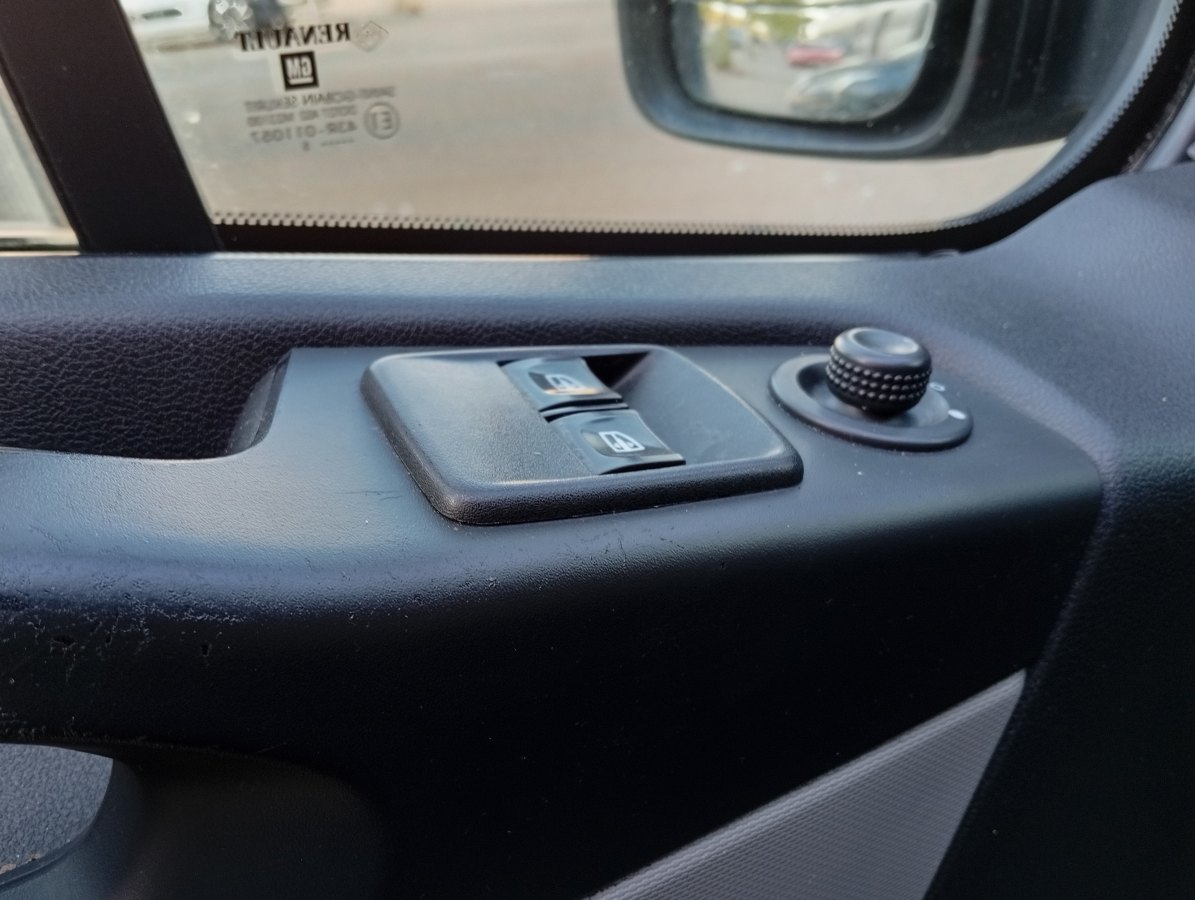 RENAULT Trafic Combi Mixto 56 N1 dCi 115