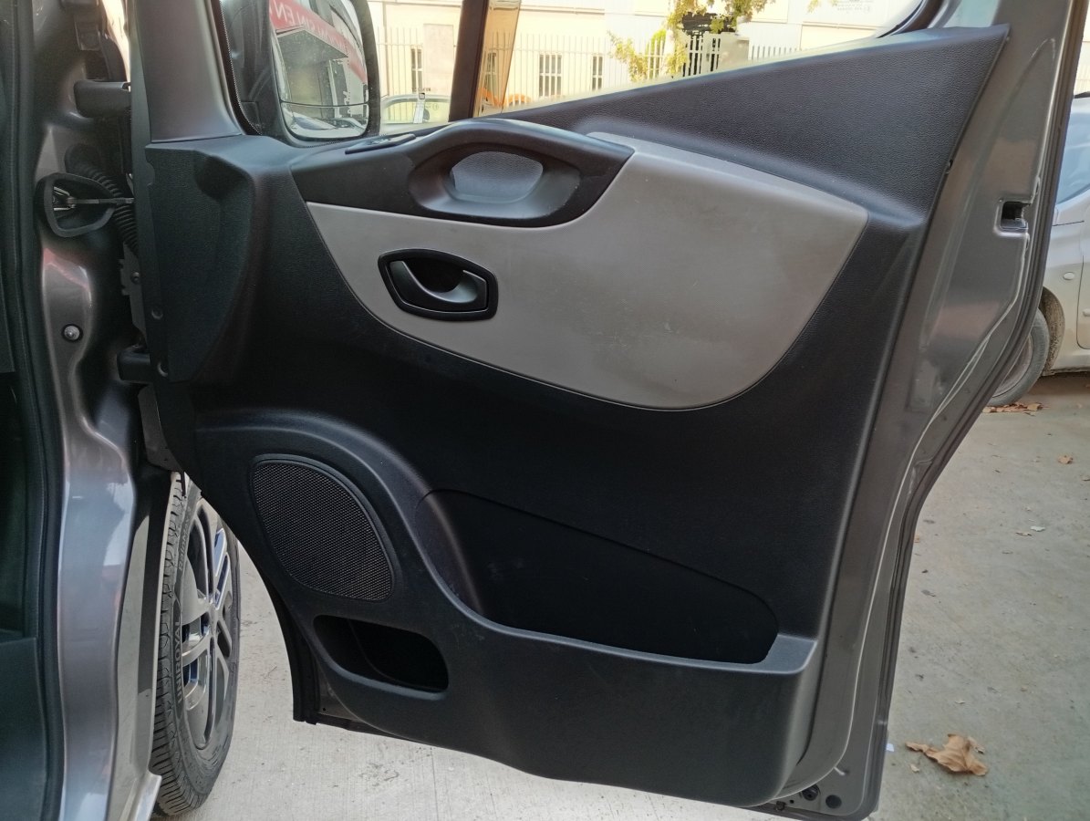 RENAULT Trafic Combi Mixto 56 N1 dCi 115