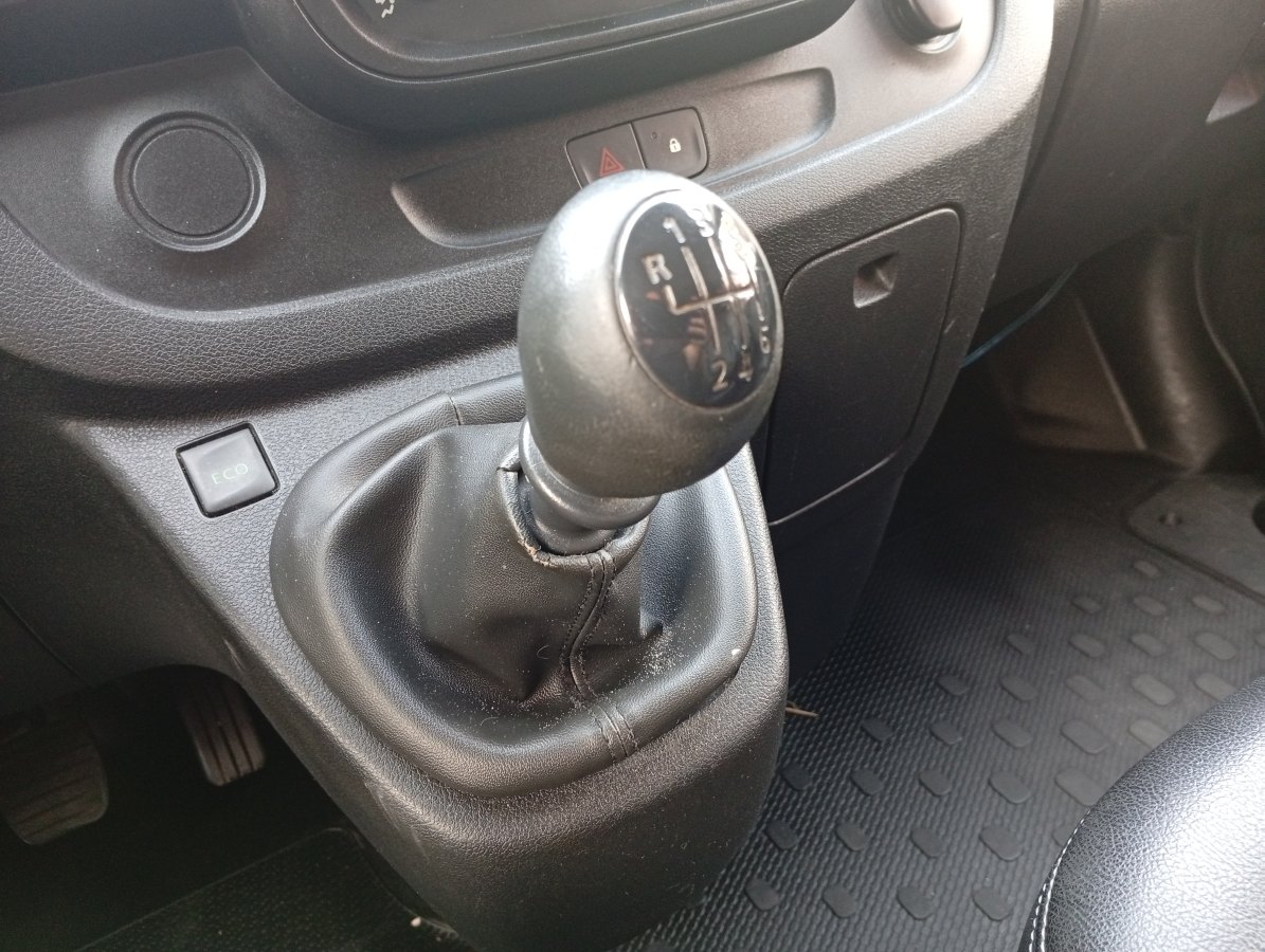 RENAULT Trafic Combi Mixto 56 N1 dCi 115