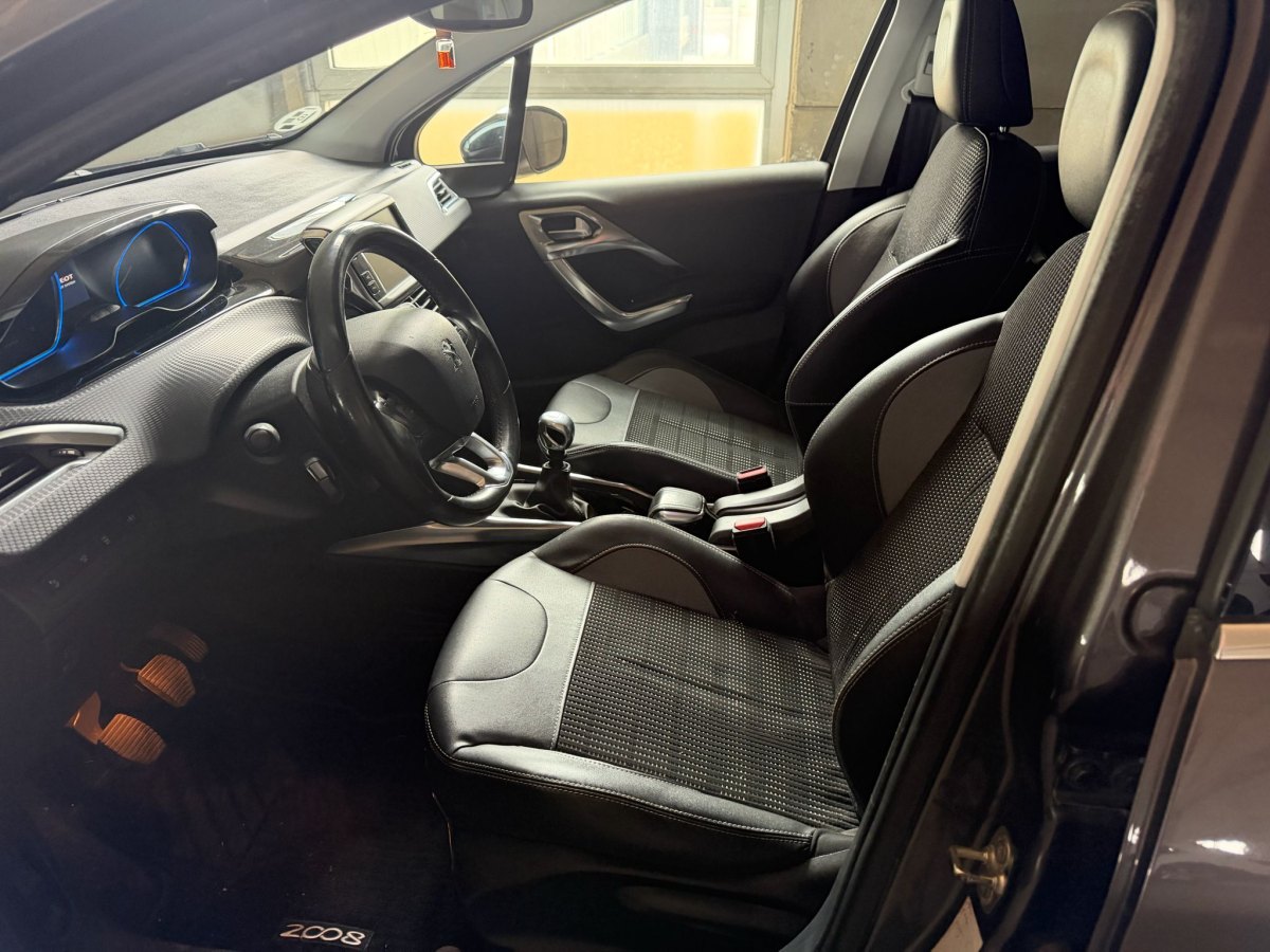 PEUGEOT 2008 Allure 1.6 eHDi 115