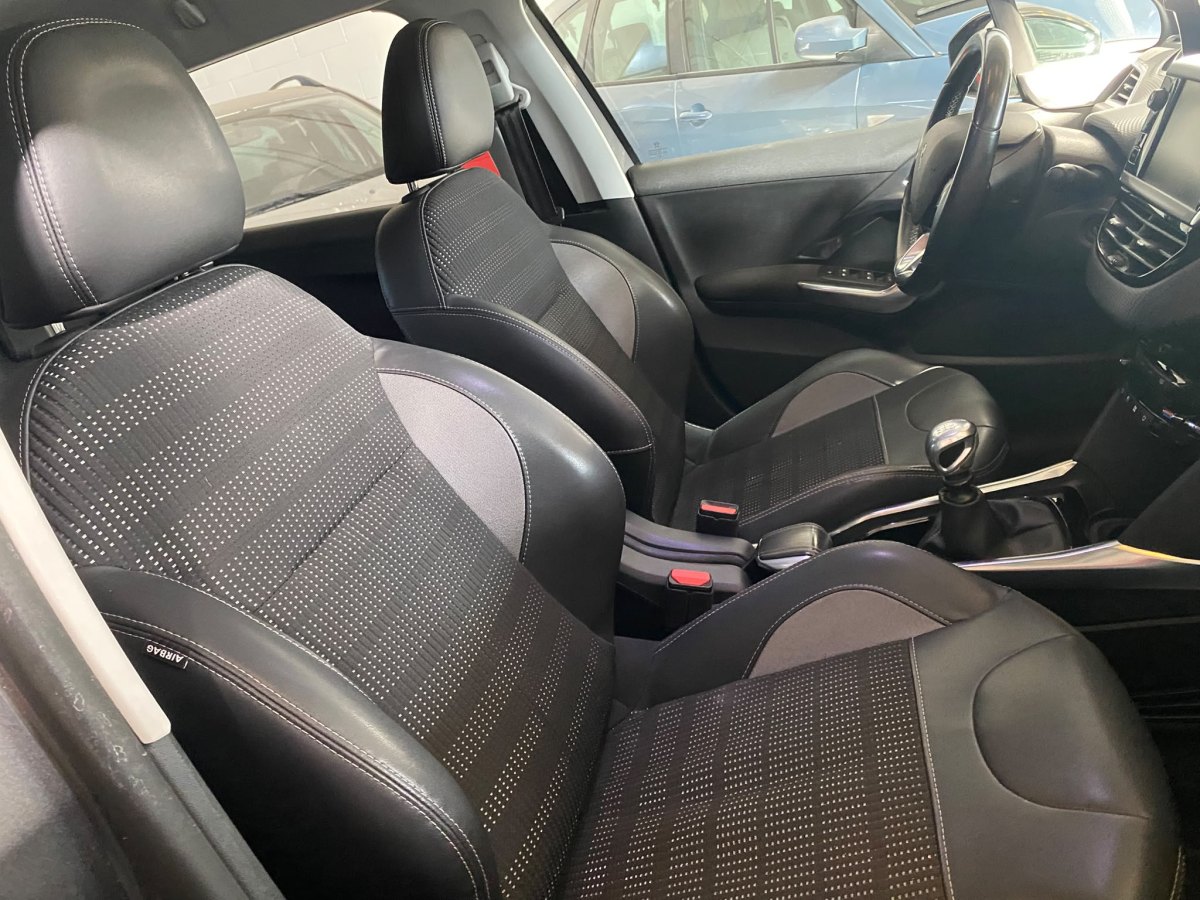 PEUGEOT 2008 Allure 1.6 eHDi 115