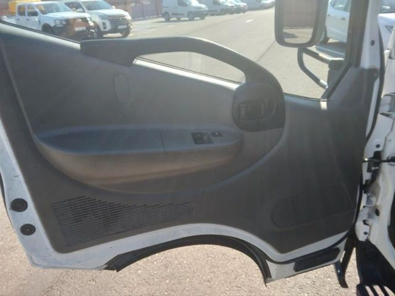 NISSAN NT400 35.131 Basico Caja Volquete Acero Corta