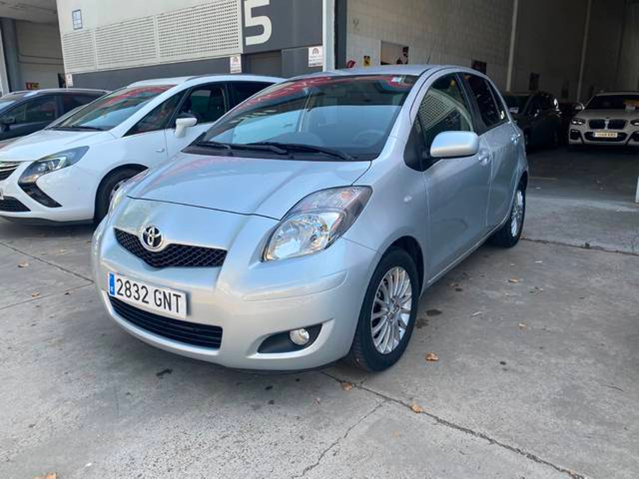 TOYOTA Yaris 1.3 VVTI Active