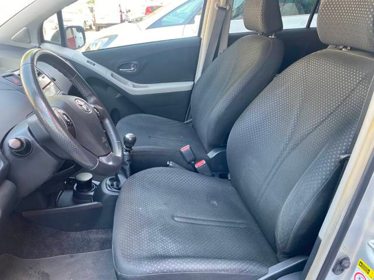 TOYOTA Yaris 1.3 VVTI Active