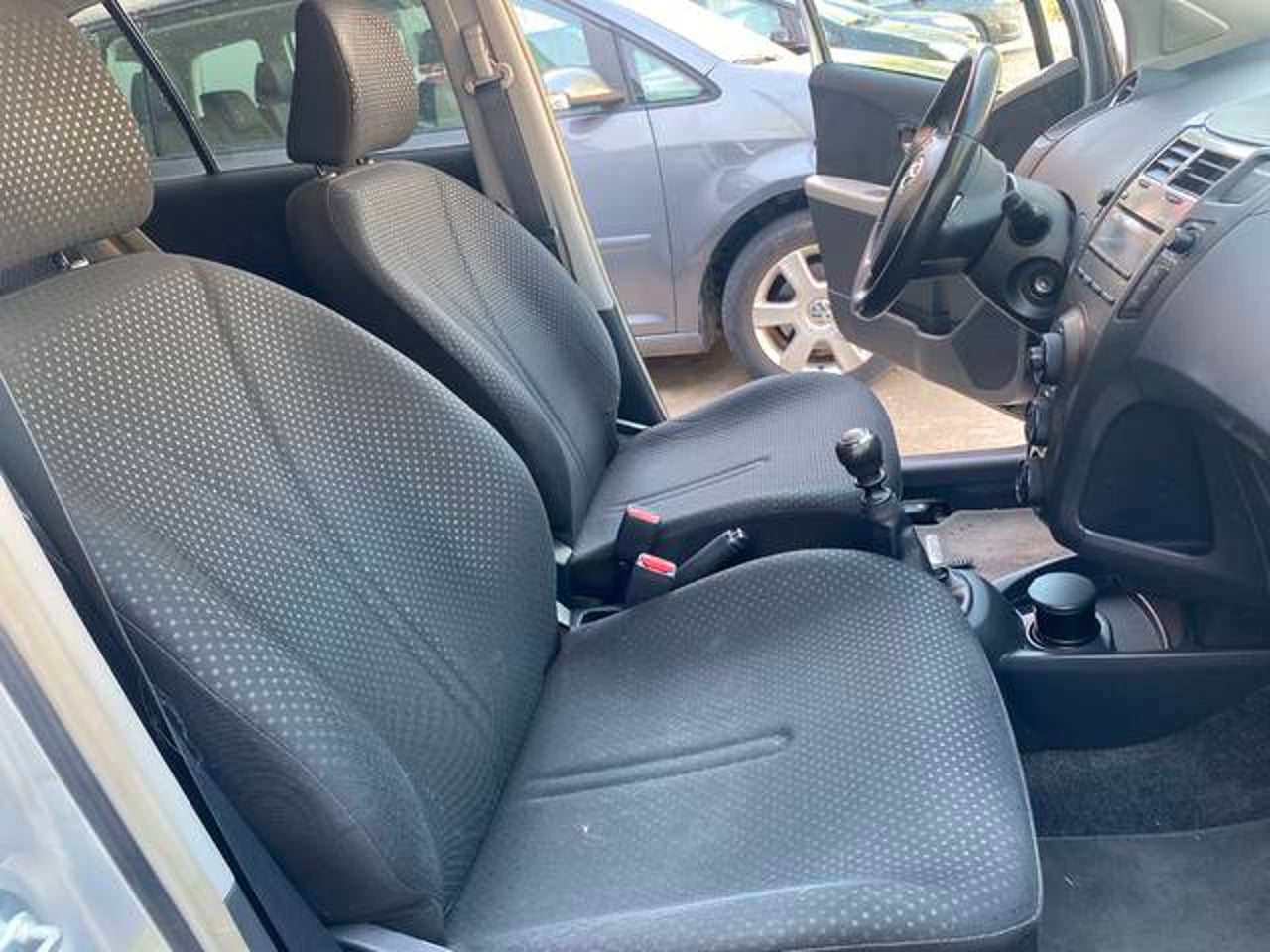 TOYOTA Yaris 1.3 VVTI Active
