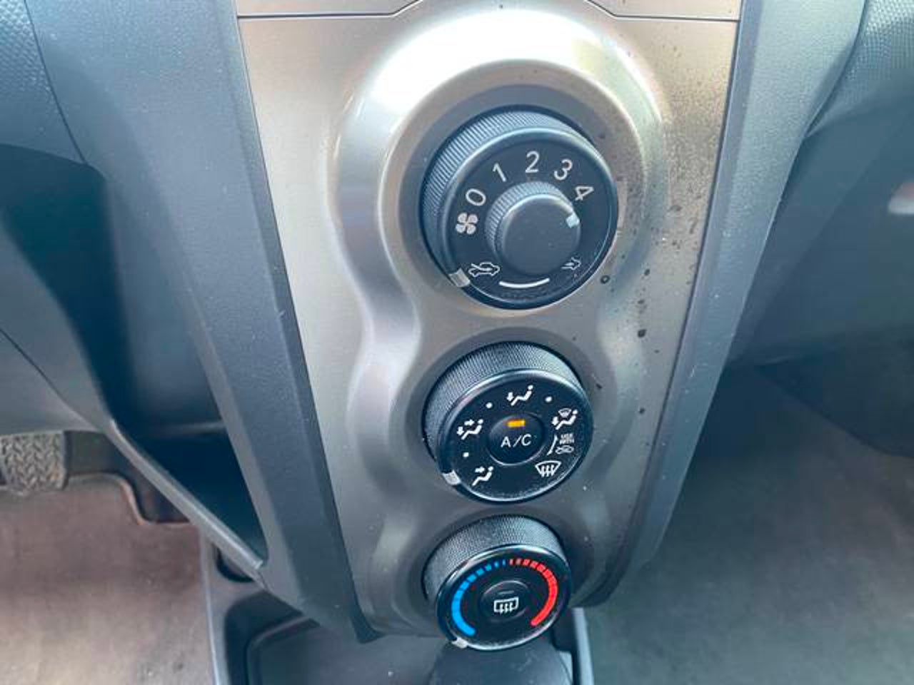 TOYOTA Yaris 1.3 VVTI Active