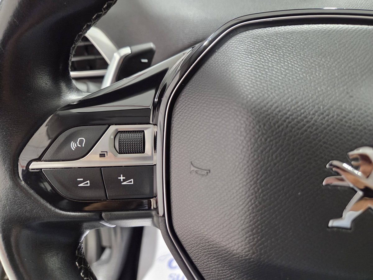 PEUGEOT 5008 2.0 BlueHDi 133kW SS Allure Pack EAT8