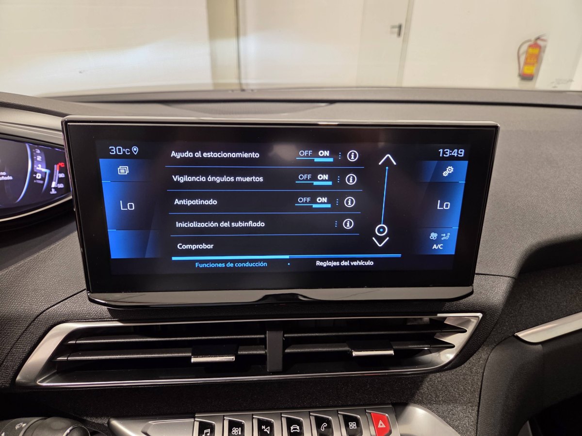PEUGEOT 5008 2.0 BlueHDi 133kW SS Allure Pack EAT8