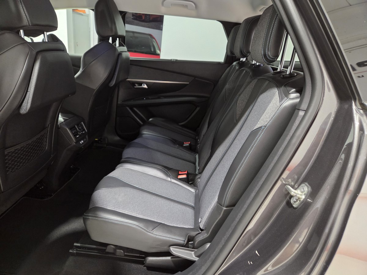 PEUGEOT 5008 2.0 BlueHDi 133kW SS Allure Pack EAT8