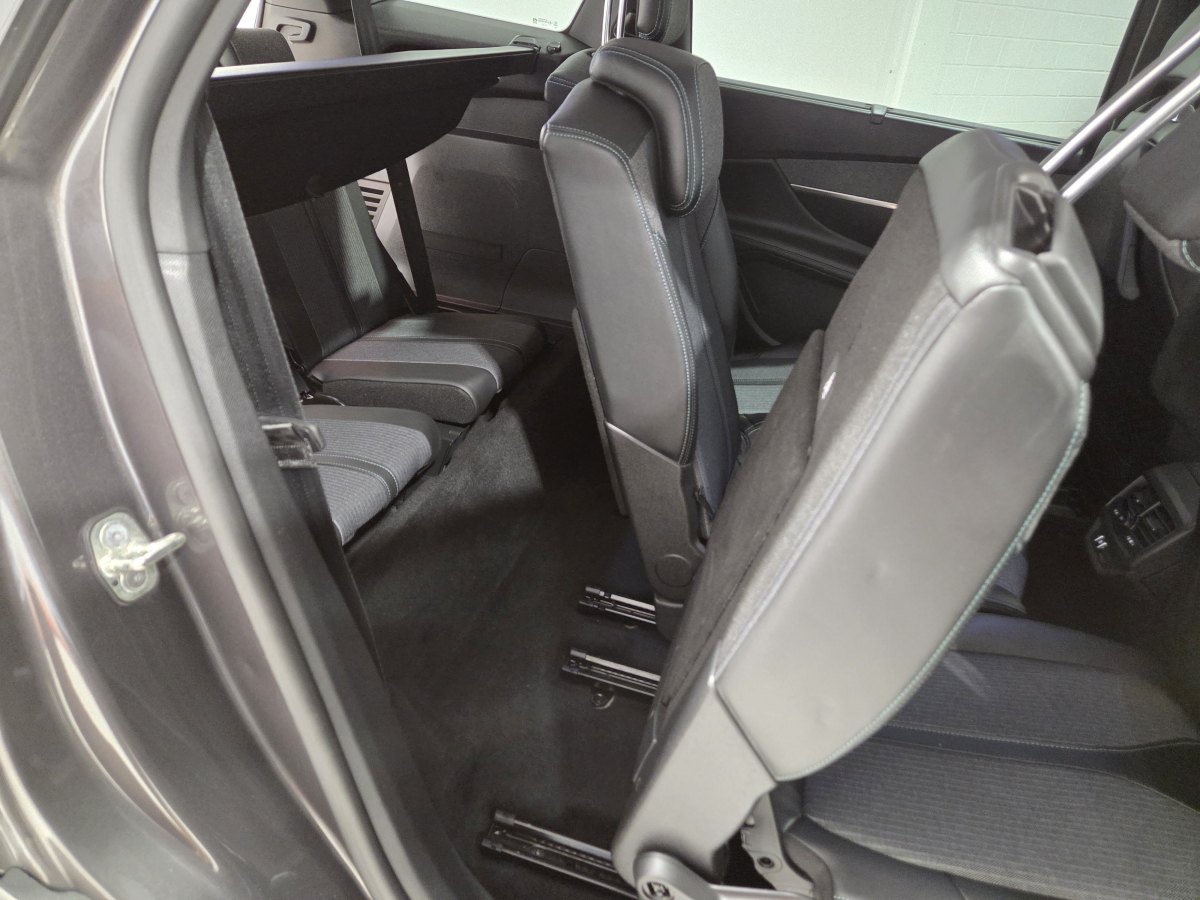 PEUGEOT 5008 2.0 BlueHDi 133kW SS Allure Pack EAT8