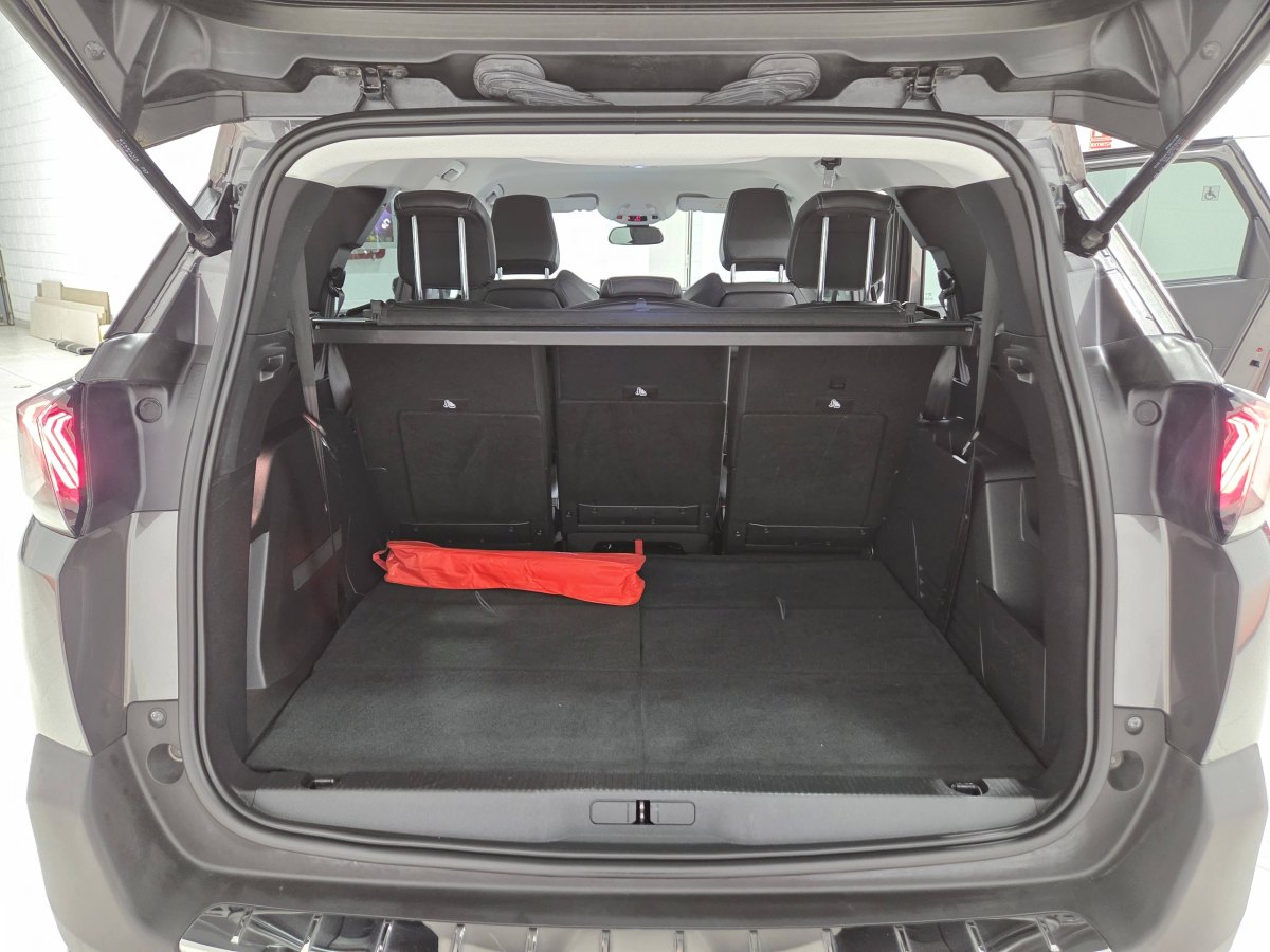 PEUGEOT 5008 2.0 BlueHDi 133kW SS Allure Pack EAT8