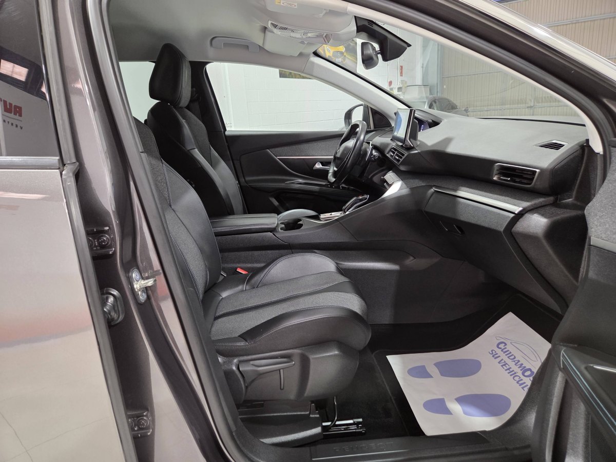PEUGEOT 5008 2.0 BlueHDi 133kW SS Allure Pack EAT8