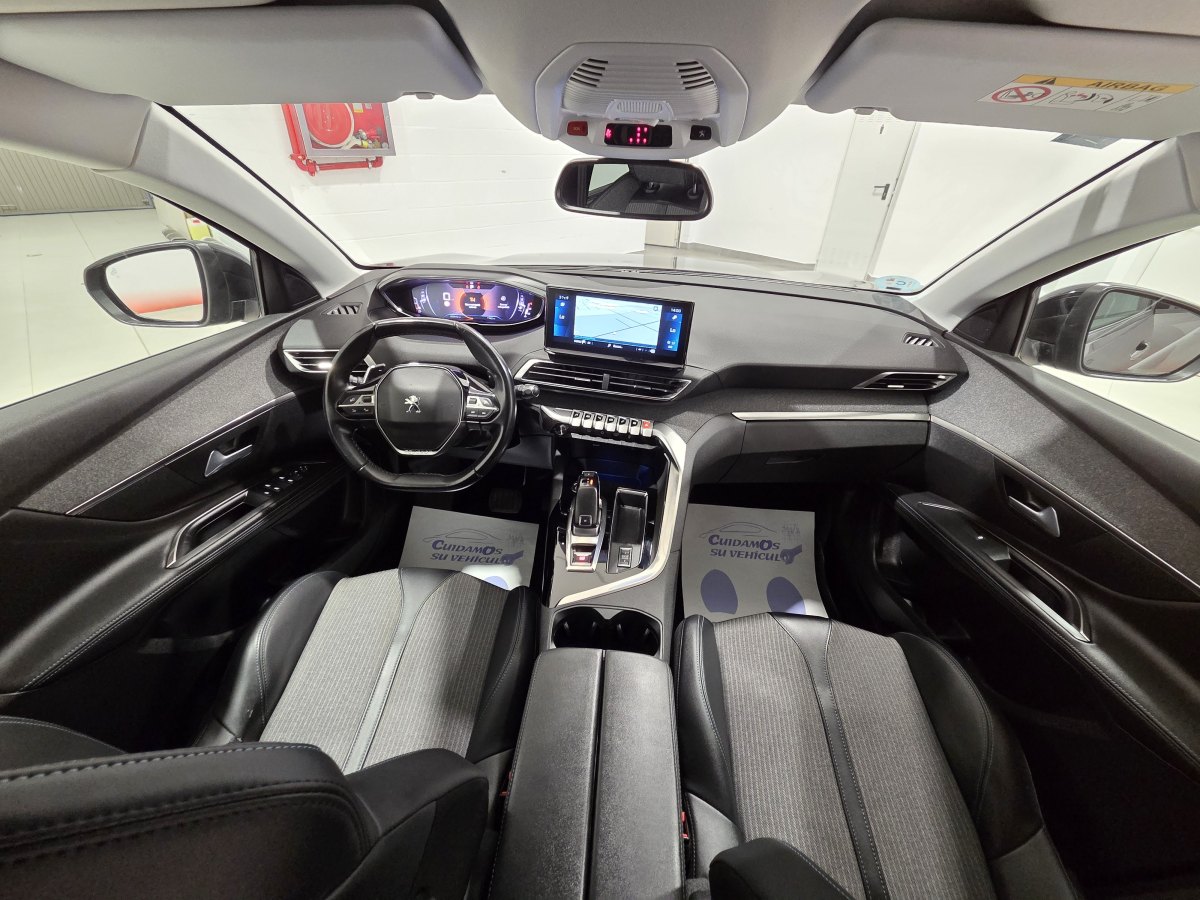 PEUGEOT 5008 2.0 BlueHDi 133kW SS Allure Pack EAT8