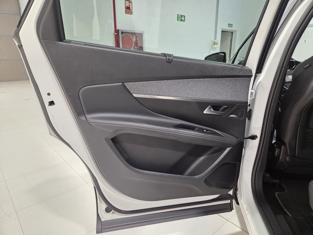 Peugeot 5008 1.5 Automático 130 CV
