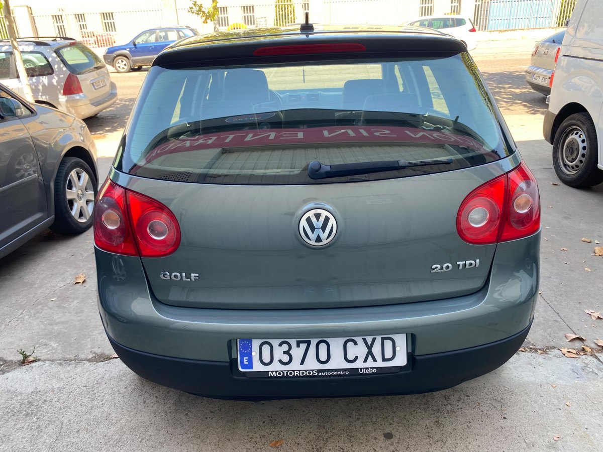 Volkswagen Golf 2.0 AMT 140 CV