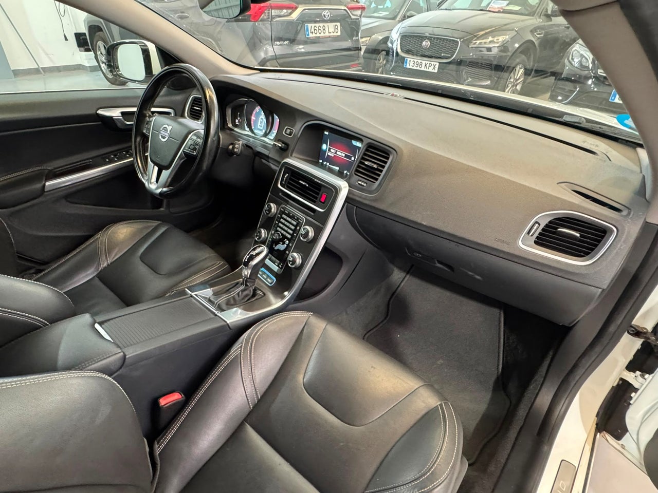 VOLVO V60 2.4 D6 Hibrido AWD Auto