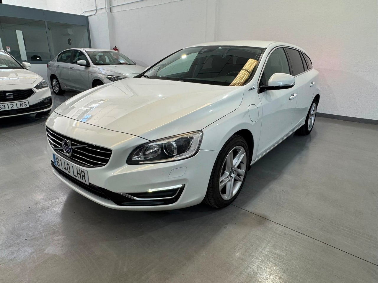 VOLVO V60 2.4 D6 Hibrido AWD Auto
