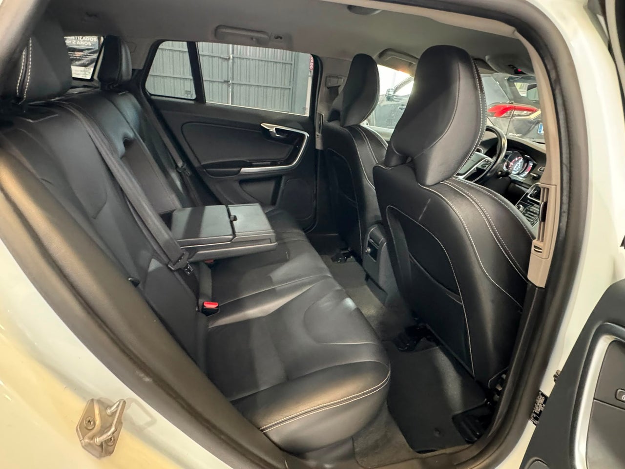 VOLVO V60 2.4 D6 Hibrido AWD Auto