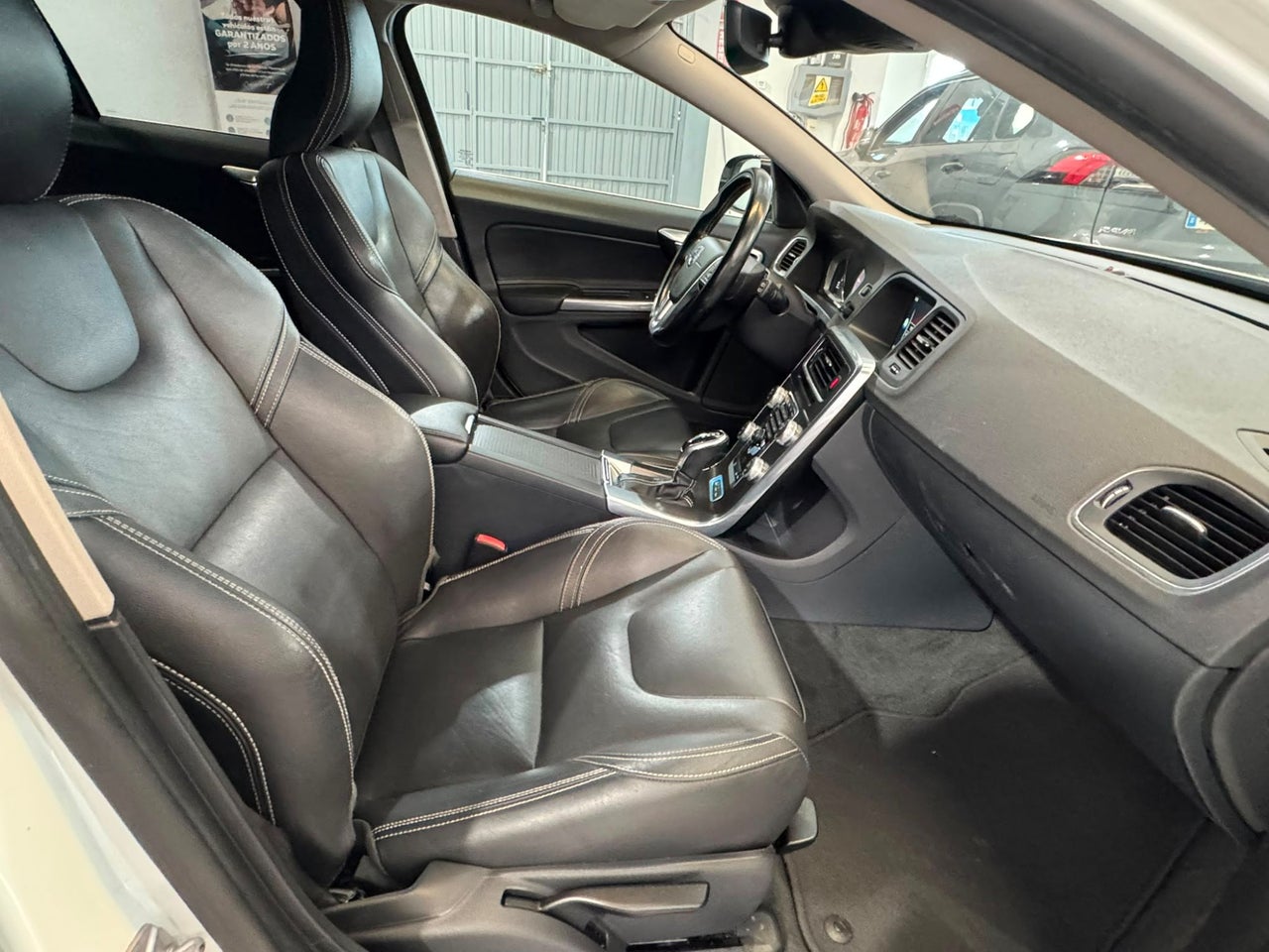 VOLVO V60 2.4 D6 Hibrido AWD Auto