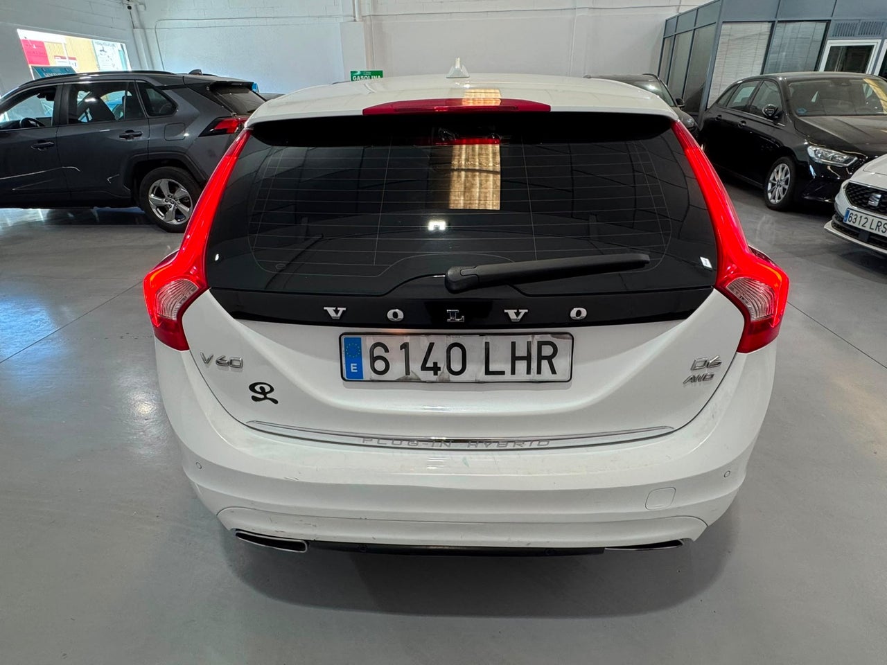 VOLVO V60 2.4 D6 Hibrido AWD Auto