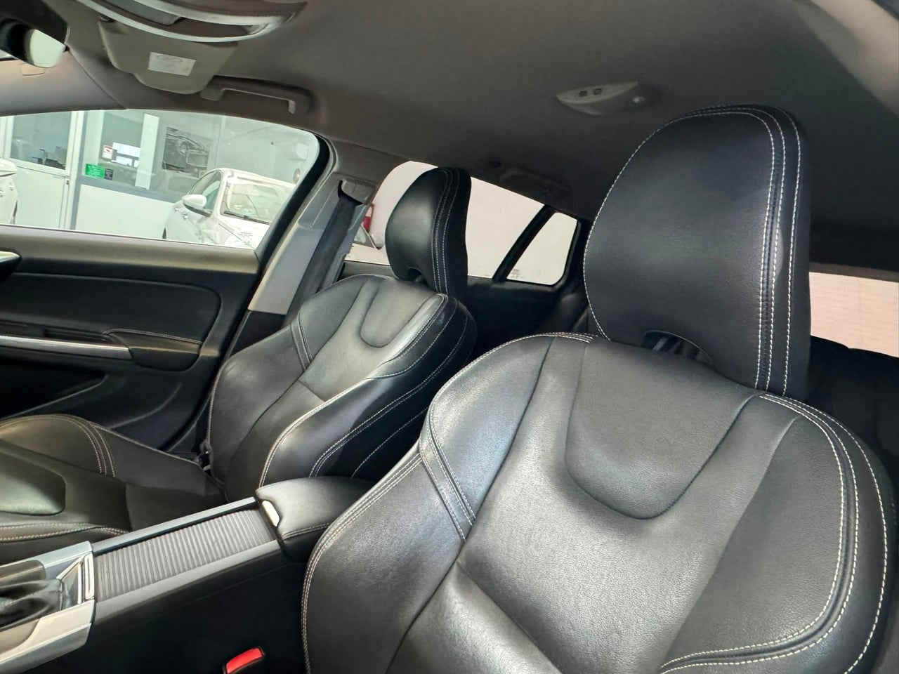 VOLVO V60 2.4 D6 Hibrido AWD Auto