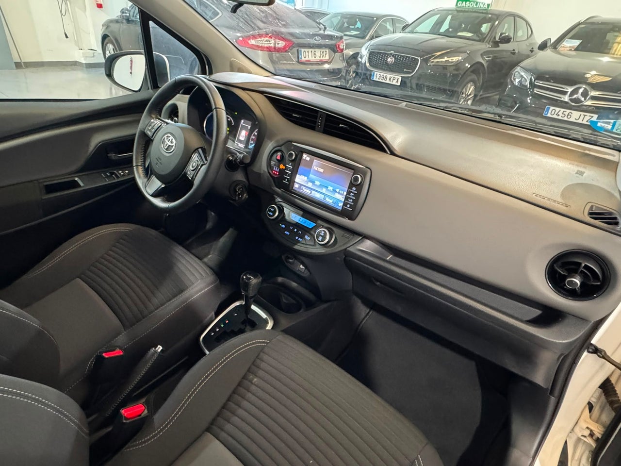 TOYOTA Yaris 1.5 100H Active