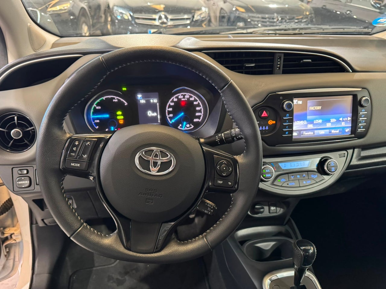 TOYOTA Yaris 1.5 100H Active