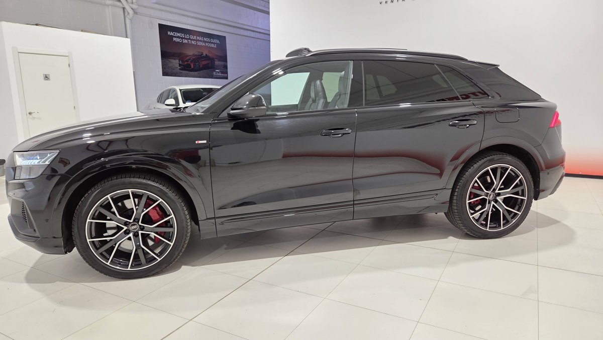 Audi Q8 AUDI Q8 BLACK LINE PLUS  55 TFSIe 280kW QUATTRO TRIPTRONIC (Hibrido Enchufable) 381CV  TECHO  SOLAR