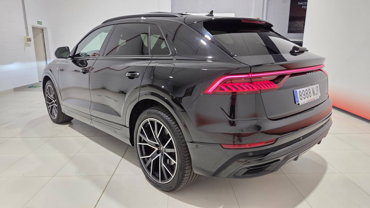 Audi Q8 AUDI Q8 BLACK LINE PLUS  55 TFSIe 280kW QUATTRO TRIPTRONIC (Hibrido Enchufable) 381CV  TECHO  SOLAR