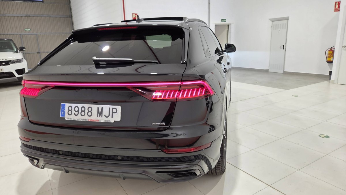 Audi Q8 AUDI Q8 BLACK LINE PLUS  55 TFSIe 280kW QUATTRO TRIPTRONIC (Hibrido Enchufable) 381CV  TECHO  SOLAR