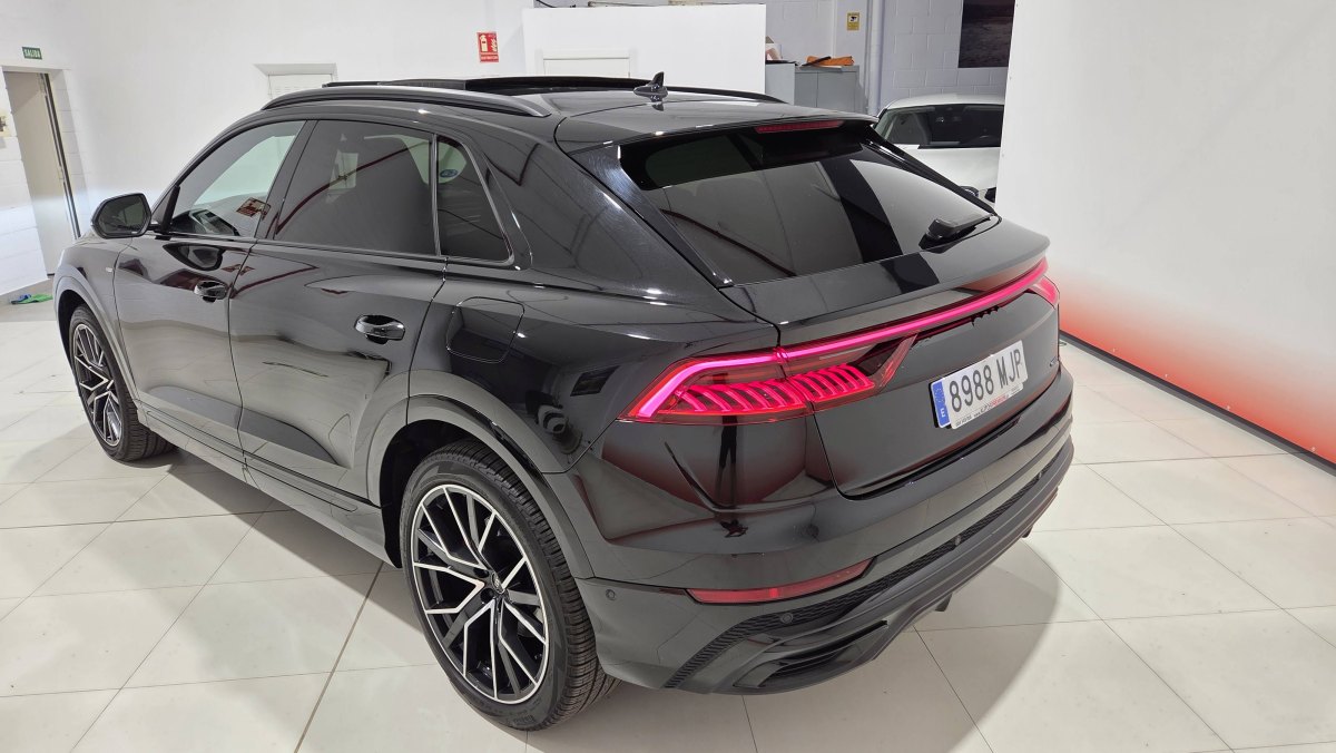 Audi Q8 AUDI Q8 BLACK LINE PLUS  55 TFSIe 280kW QUATTRO TRIPTRONIC (Hibrido Enchufable) 381CV  TECHO  SOLAR
