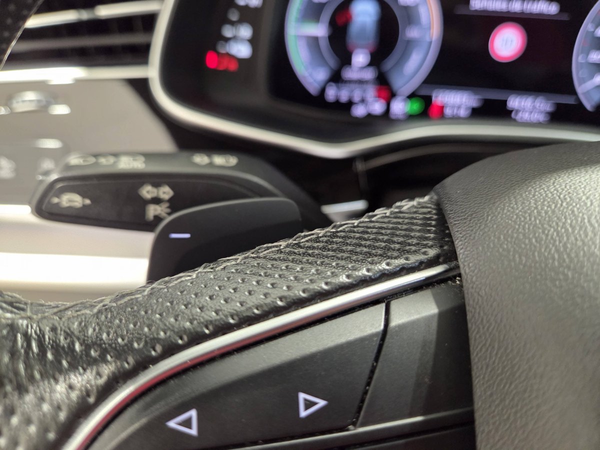 Audi Q8 AUDI Q8 BLACK LINE PLUS  55 TFSIe 280kW QUATTRO TRIPTRONIC (Hibrido Enchufable) 381CV  TECHO  SOLAR