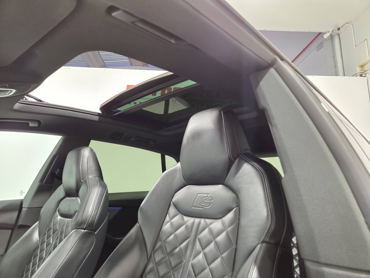 Audi Q8 AUDI Q8 BLACK LINE PLUS  55 TFSIe 280kW QUATTRO TRIPTRONIC (Hibrido Enchufable) 381CV  TECHO  SOLAR