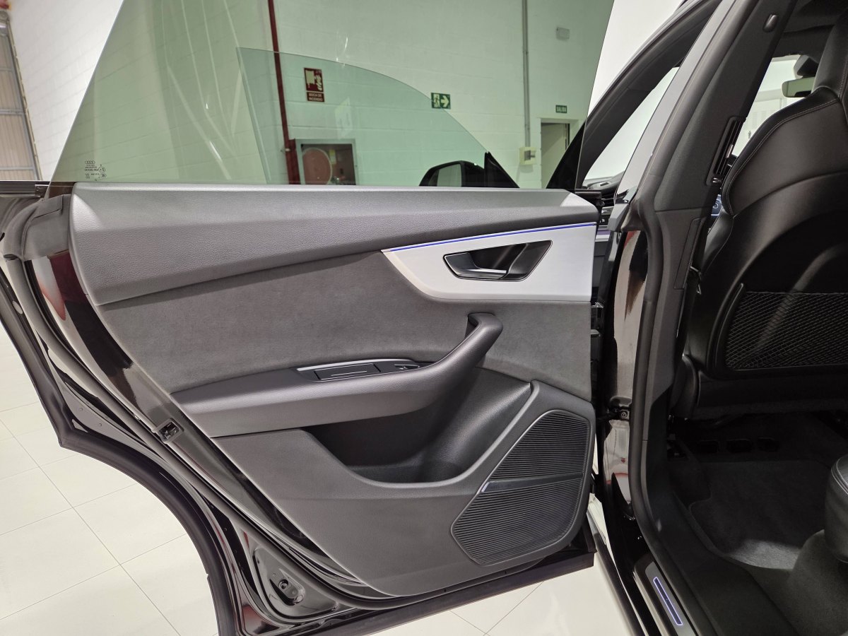 Audi Q8 AUDI Q8 BLACK LINE PLUS  55 TFSIe 280kW QUATTRO TRIPTRONIC (Hibrido Enchufable) 381CV  TECHO  SOLAR