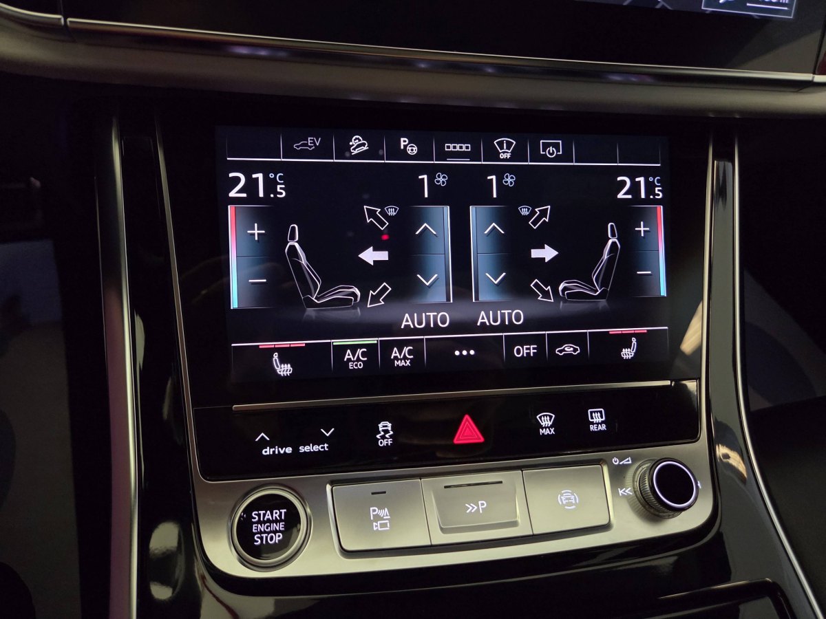 Audi Q8 AUDI Q8 BLACK LINE PLUS  55 TFSIe 280kW QUATTRO TRIPTRONIC (Hibrido Enchufable) 381CV  TECHO  SOLAR