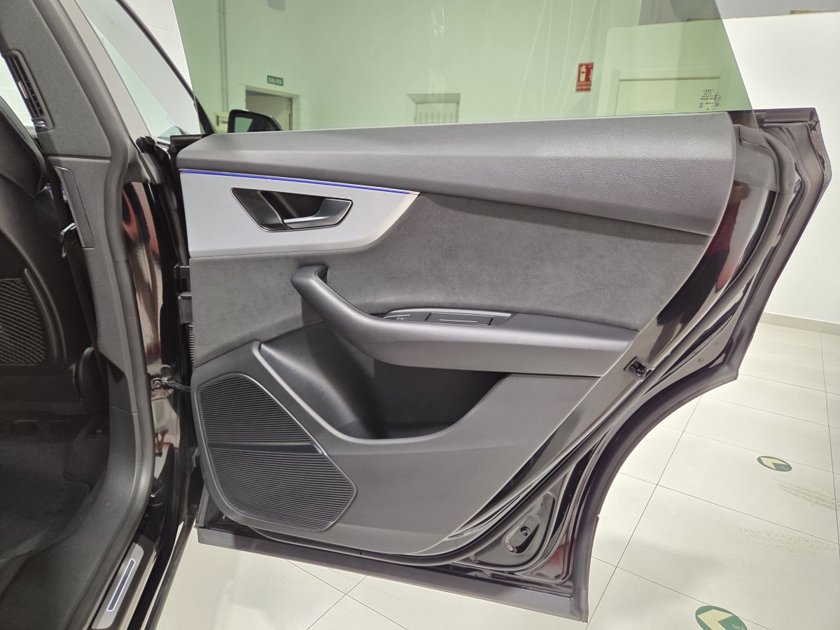 Audi Q8 AUDI Q8 BLACK LINE PLUS  55 TFSIe 280kW QUATTRO TRIPTRONIC (Hibrido Enchufable) 381CV  TECHO  SOLAR