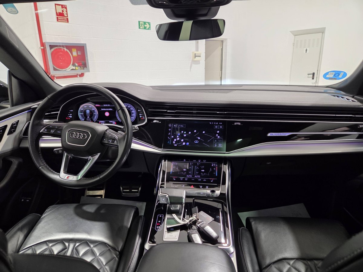 Audi Q8 AUDI Q8 BLACK LINE PLUS  55 TFSIe 280kW QUATTRO TRIPTRONIC (Hibrido Enchufable) 381CV  TECHO  SOLAR