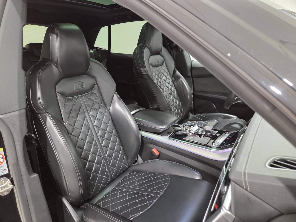 Audi Q8 AUDI Q8 BLACK LINE PLUS  55 TFSIe 280kW QUATTRO TRIPTRONIC (Hibrido Enchufable) 381CV  TECHO  SOLAR