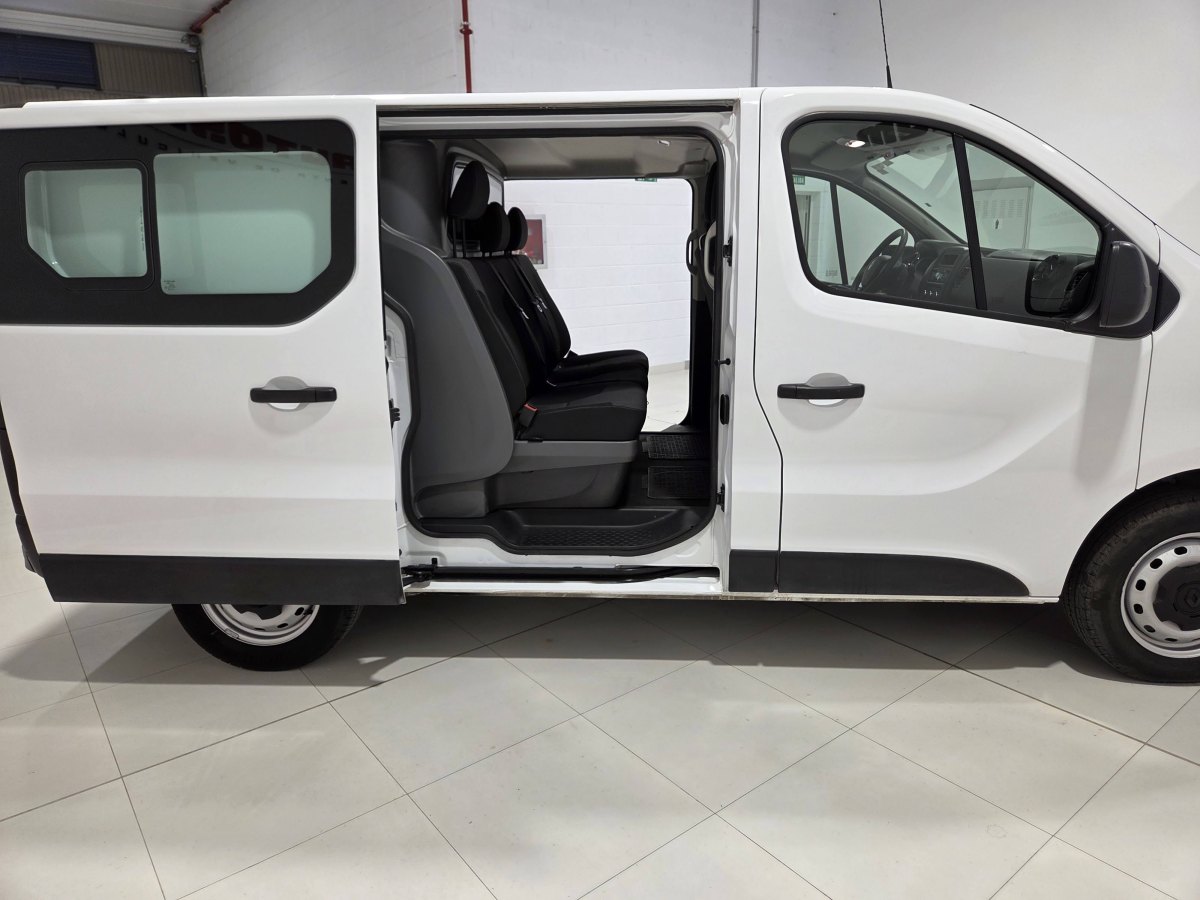 Renault Trafic RENAULT TRAFIC KOMBI 6 5P Energy BluedCi 88 kW 120CV 6 PLAZAS