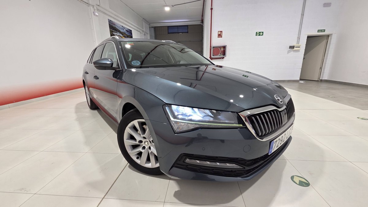Skoda Superb SKODA SUPERB  5P COMBI 2.0 TDI 110KW (150CV) DSG AMBIT