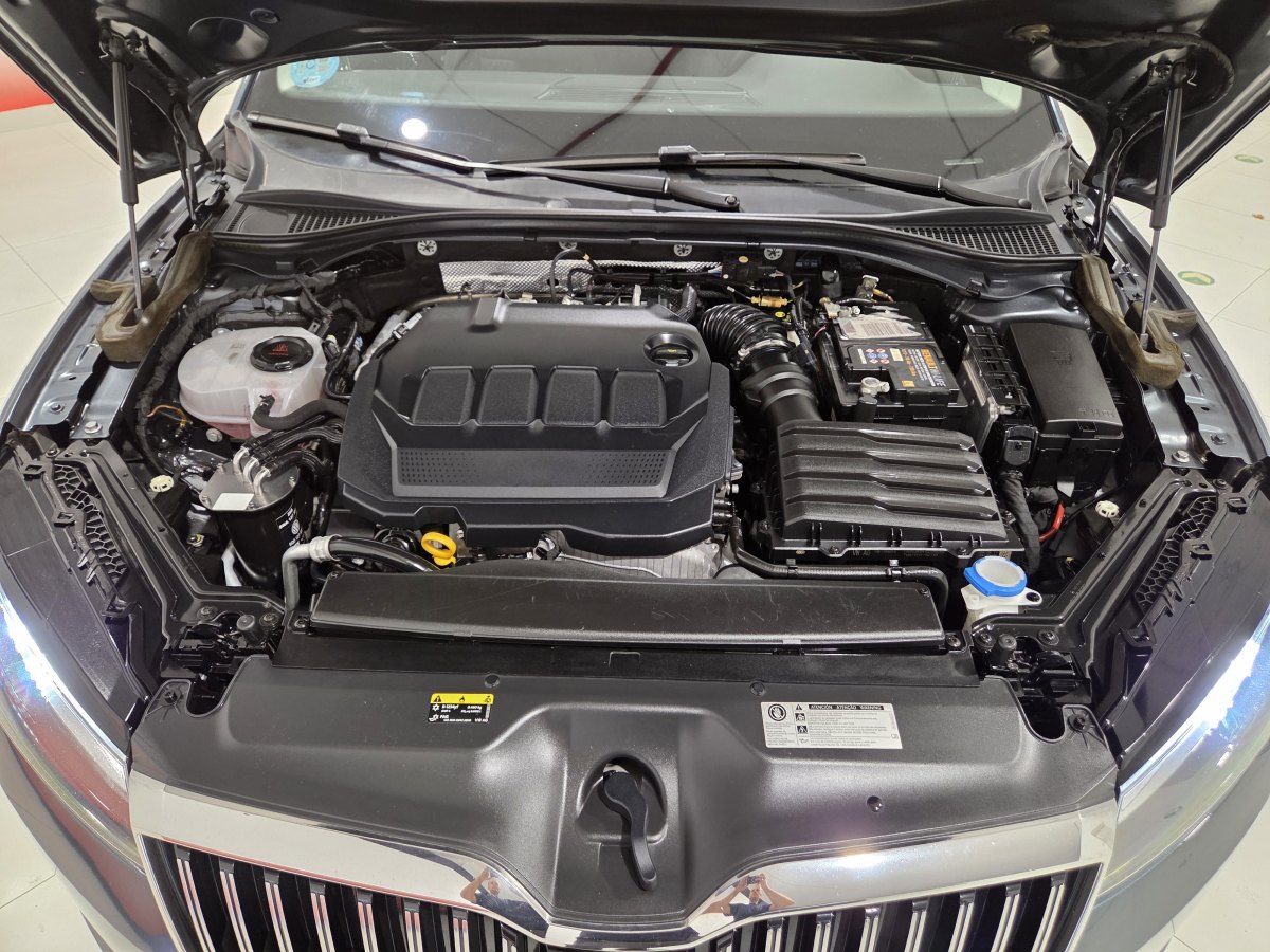 Skoda Superb SKODA SUPERB  5P COMBI 2.0 TDI 110KW (150CV) DSG AMBIT