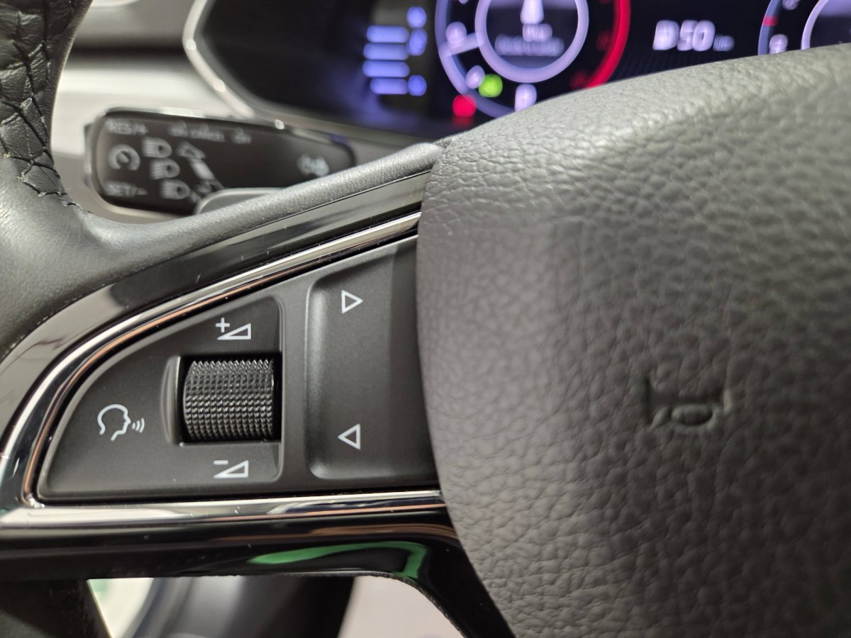 Skoda Superb SKODA SUPERB  5P COMBI 2.0 TDI 110KW (150CV) DSG AMBIT