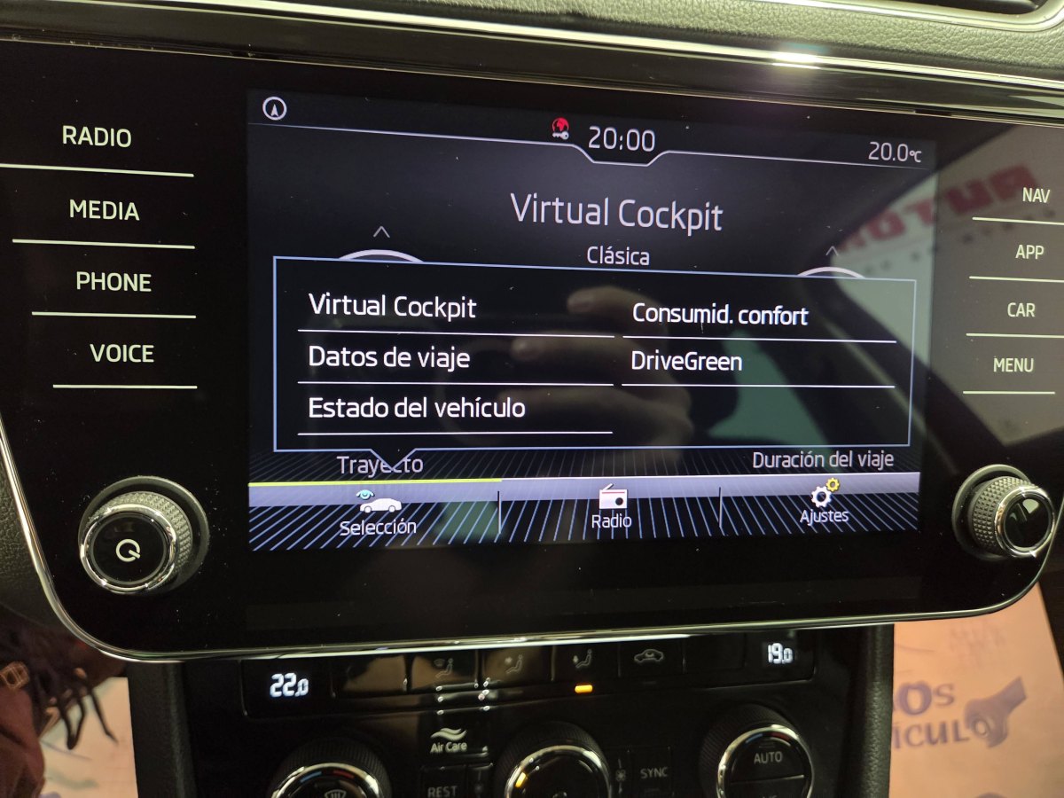 Skoda Superb SKODA SUPERB  5P COMBI 2.0 TDI 110KW (150CV) DSG AMBIT