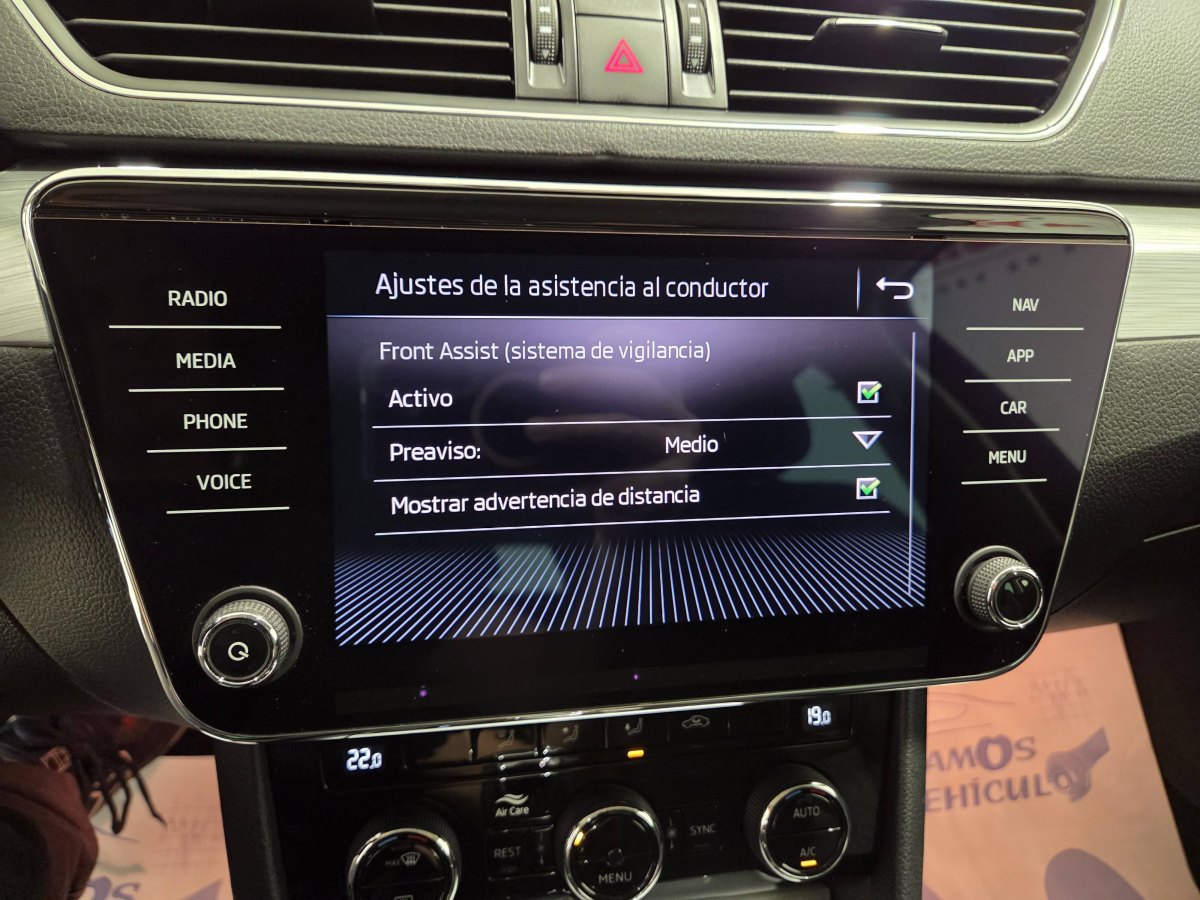Skoda Superb SKODA SUPERB  5P COMBI 2.0 TDI 110KW (150CV) DSG AMBIT